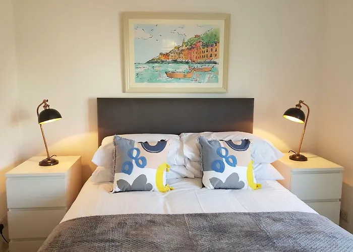 Vacation Apartment Rentals in East Kilbride