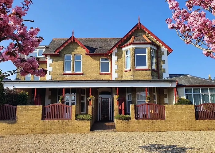 Vacation Apartment Rentals in Shanklin