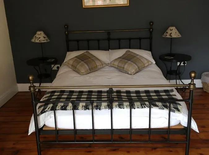 Flint Bed & Breakfasts 
