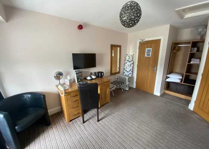 Harrogate Hotels with Table Tennis